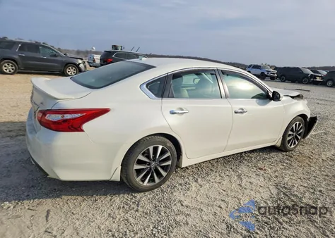 2017 Nissan Altima 2.5 z USA, uszkodzony, nr VIN 1N4AL3AP0HC187491